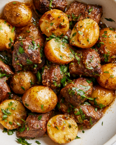Crockpot Garlic Butter Steak Bites