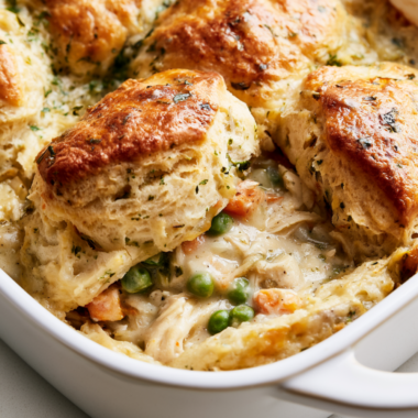 Chicken Pot Pie Casserole (Easy Comfort Food Dinner)