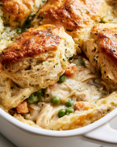 Chicken Pot Pie Casserole (Easy Comfort Food Dinner)
