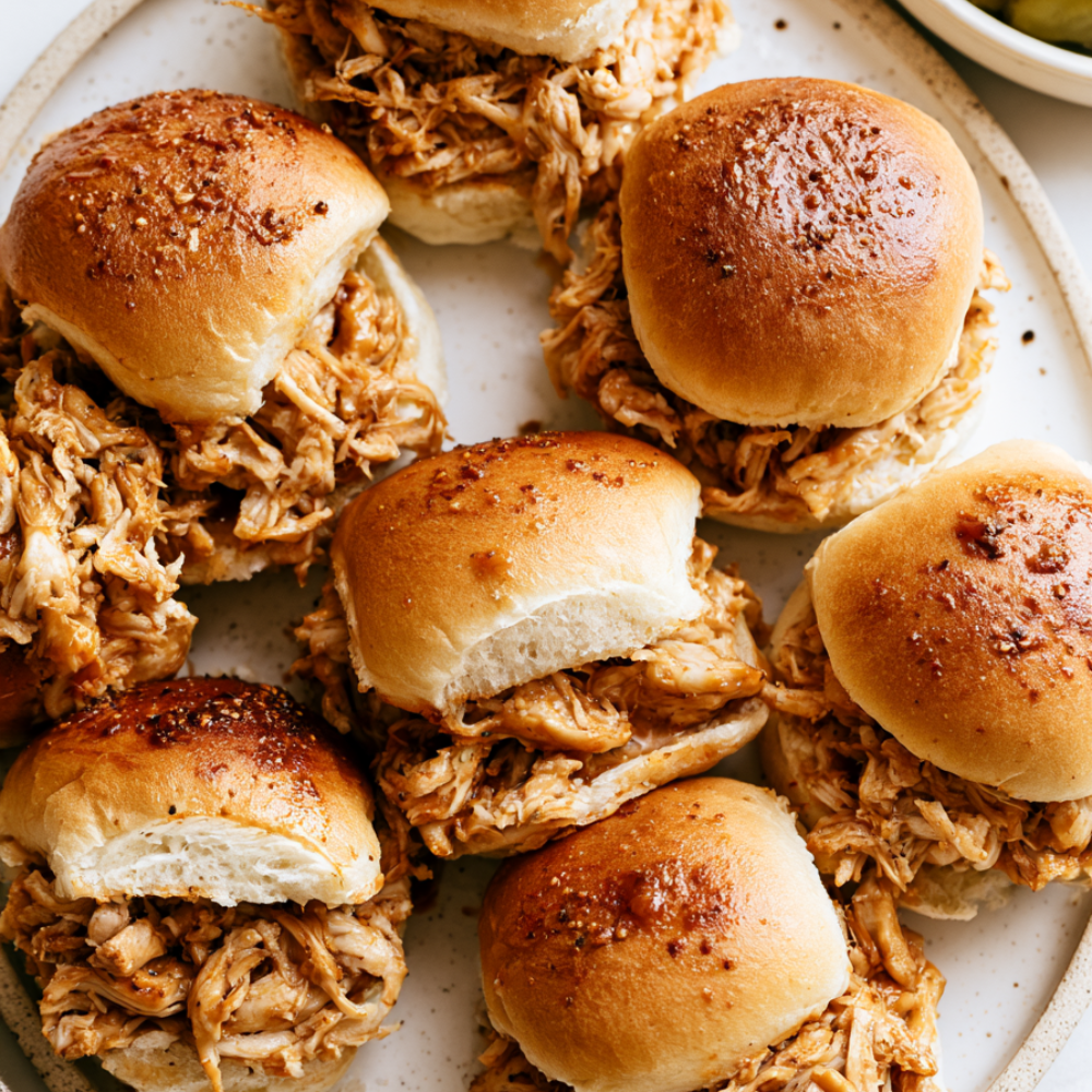 crockpot pulled chicken-sandwiches