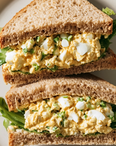 Egg salad sandwich